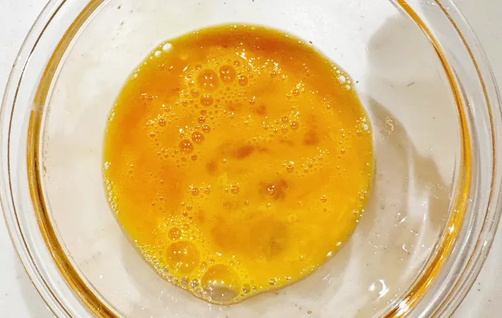 『だし巻き玉子おにぎり』を作る写真（撮影：エニママ）