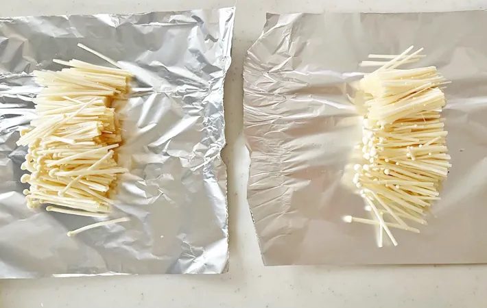 『きのこのホイル焼き』を作る写真（撮影：エニママ）