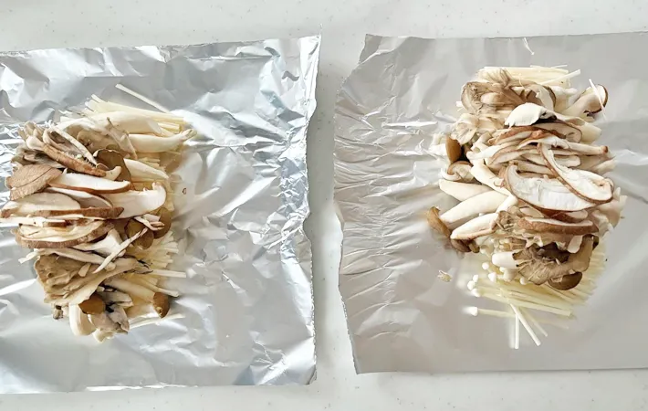 『きのこのホイル焼き』を作る写真（撮影：エニママ）