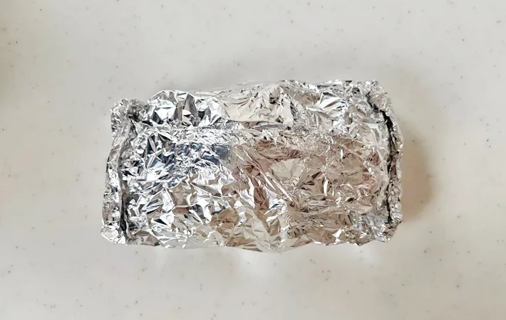 『きのこのホイル焼き』を作る写真（撮影：エニママ）