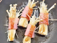 『エノキのベーコン巻き』の作り方の画像（撮影：エニママ）
