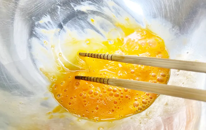 『餅のモダン焼き』を作る写真（撮影：エニママ）