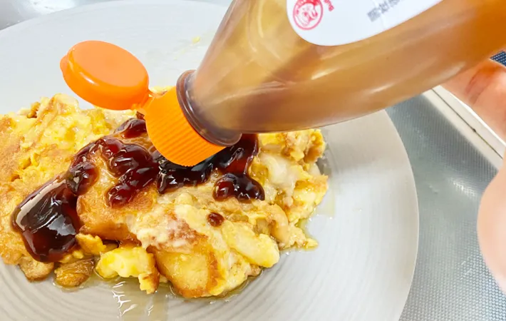 『餅のモダン焼き』を作る写真（撮影：エニママ）