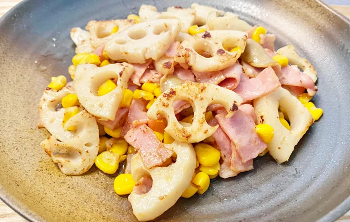 『れんこんとベーコンのマヨネーズ炒め』の完成写真（撮影：エニママ）