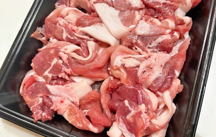 『パックごと作るとんかつ』を作る写真（撮影：エニママ）