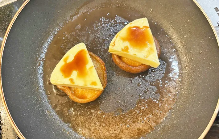 『しいたけ「6P（ロッピー）」』を作る写真（撮影：エニママ）