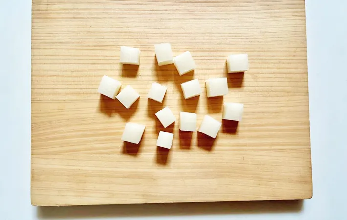 『レンジでおかき』を作る写真（撮影：エニママ）