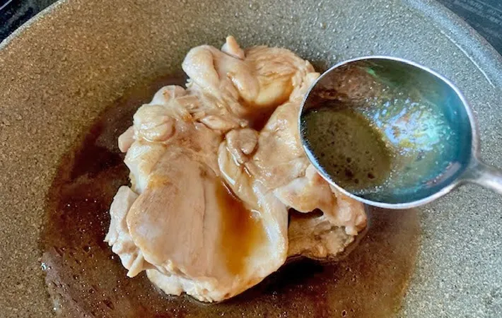 『鶏肉のポン酢照り焼き』を作る写真（撮影：エニママ）