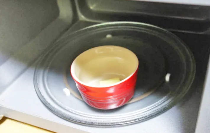 『もちのバターソテー ～栗きんとんdeスイートポテト風～』を作る写真（撮影：エニママ）