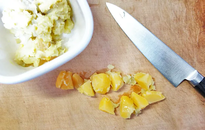 『もちのバターソテー ～栗きんとんdeスイートポテト風～』を作る写真（撮影：エニママ）