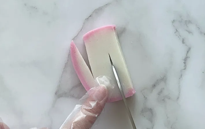 カマボコ飾り切りの手順写真（撮影：grapeフード編集部）