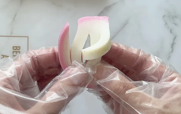 カマボコ飾り切りの手順写真（撮影：grapeフード編集部）