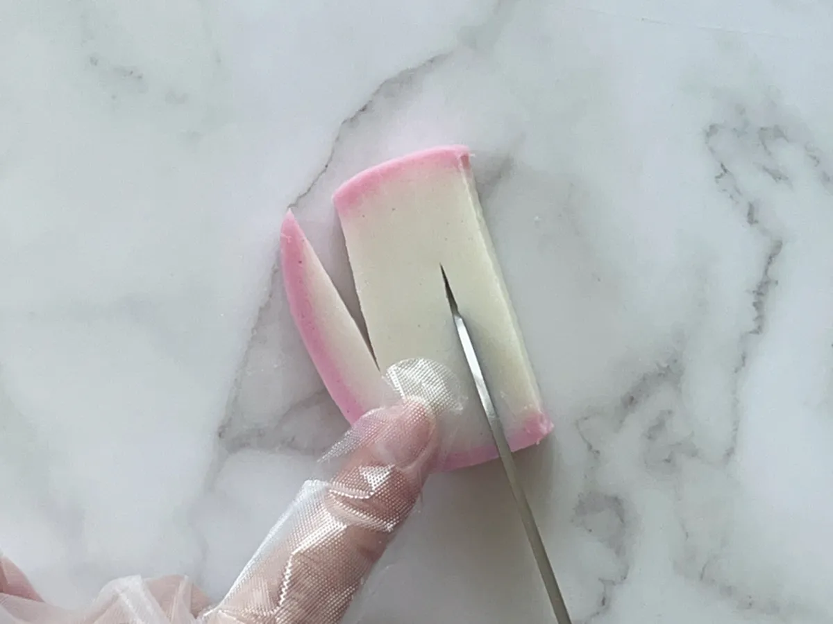 カマボコ飾り切りの手順写真(撮影:grapeフード編集部)