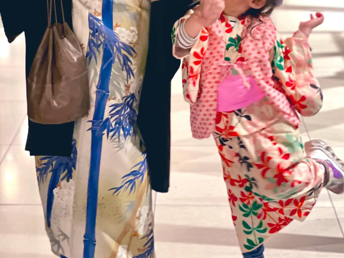 着物姿の親子の画像