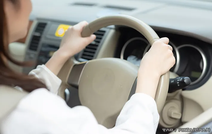 運転する人の写真