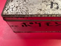 ポケモンカードが入っている缶の画像