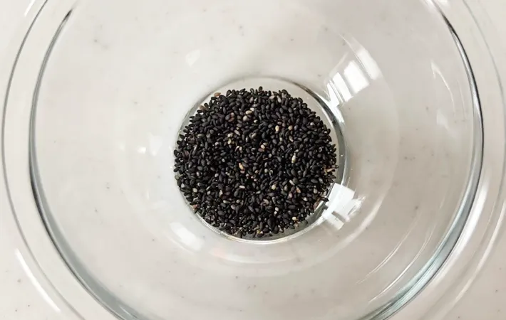 『プチプチたまご焼き』を作る写真（撮影：エニママ）