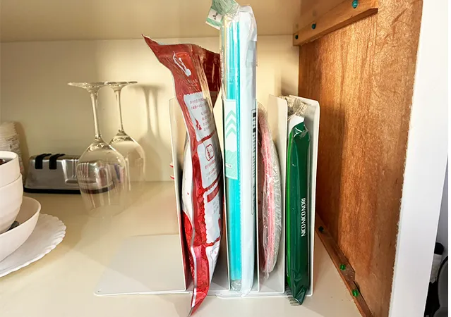 食器棚の整理写真（撮影：grape編集部）