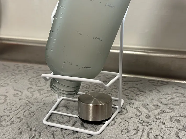 セリアの『ボトル乾燥スタンド』の画像（撮影：grape編集部）
