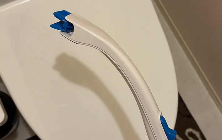 『スクラビングバブル 流せるトイレブラシ』の画像（撮影：grape編集部）