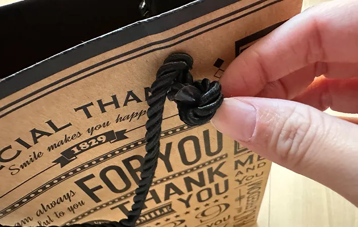 紙袋の画像（撮影：grape編集部）