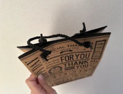 紙袋の画像（撮影：grape編集部）