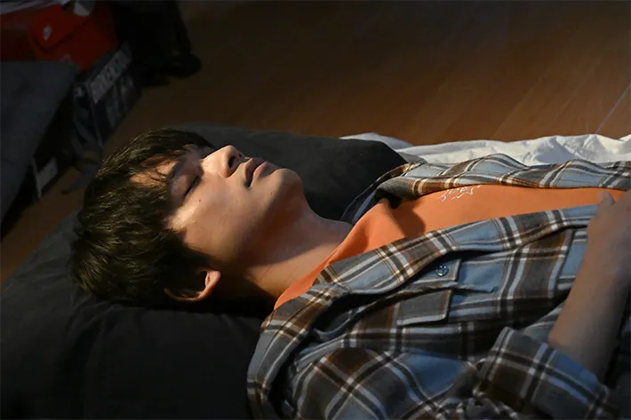 『ちょっとだけエスパー』に出演する北村匠海さんが写る場面写真