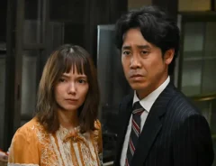 『ちょっとだけエスパー』に出演する大泉洋さんと宮﨑あおいさんが写る場面写真