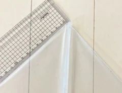 クリアファイルと定規（撮影：grape編集部）