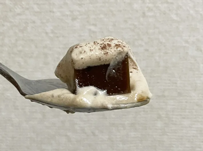 『もっちりカフェラテわらび』の写真（撮影：grape編集部）