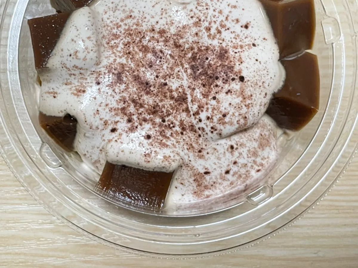 『もっちりカフェラテわらび』の写真(撮影:grape編集部)