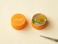 ペットボトルの蓋に描いた絵