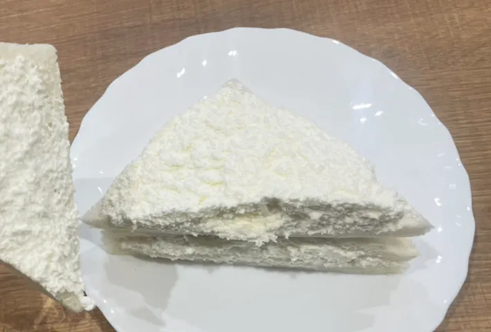 『MILK監修 たっぷり生クリームサンド』の写真（撮影：grape編集部）