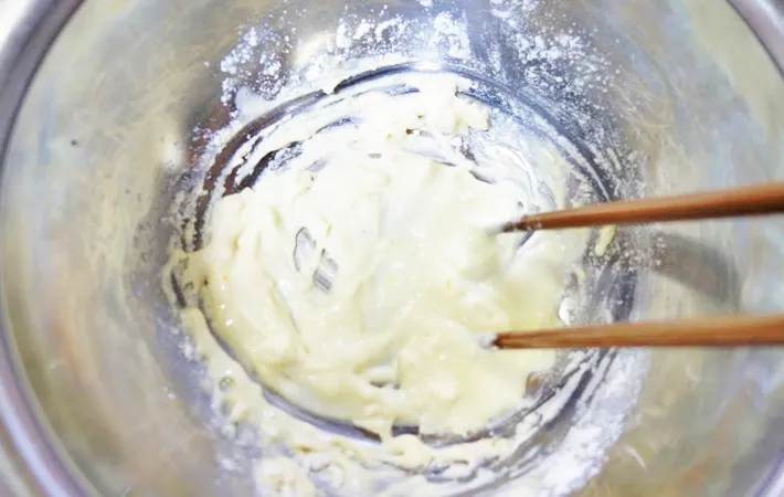 『伊達巻の天ぷら』を作る写真（撮影：エニママ）