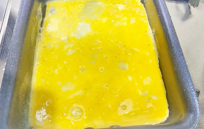 『カレー玉子焼き』を作る写真（撮影：エニママ）