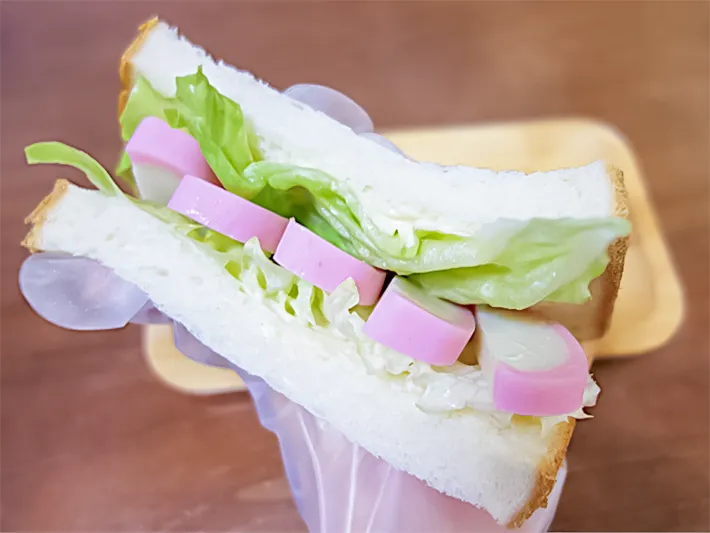 完成した『かまぼこのサンドイッチ』の写真（撮影：エニママ）