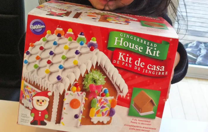 『お菓子の家』のパッケージ写真（撮影：エニママ）