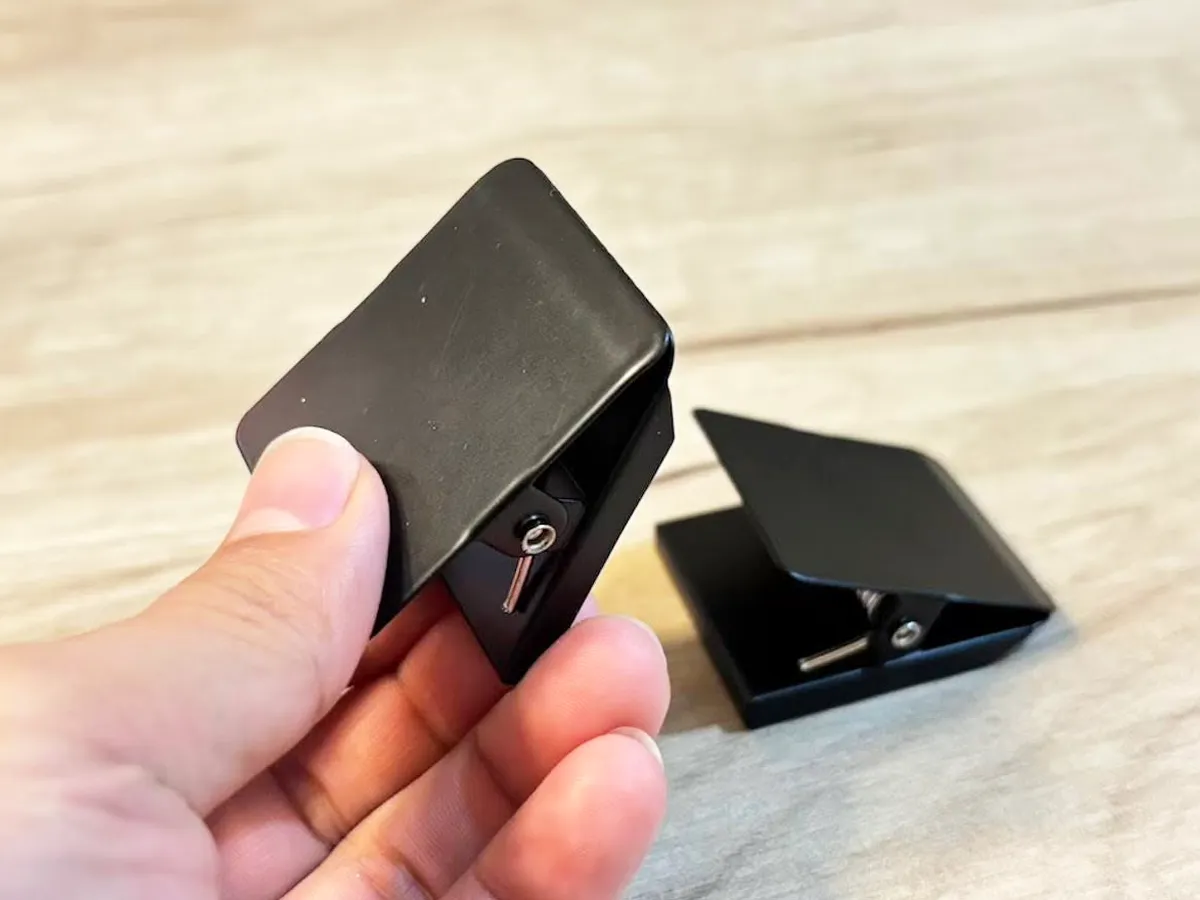 『ダイソー マグネットクリップ』の写真（撮影：キジカク）