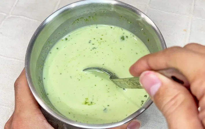 『抹茶ミルク シャーベット』を作る写真（撮影：キジカク）