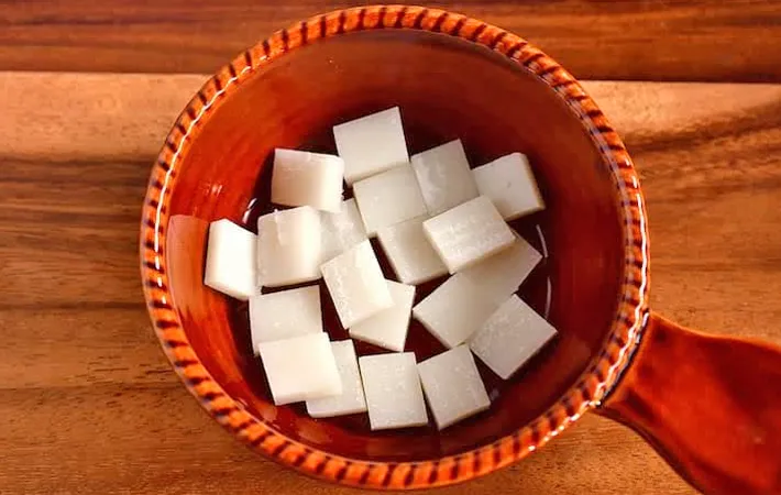 『餅のグラタン風』を作る写真（撮影：小泉明代）