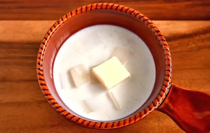 『餅のグラタン風』を作る写真（撮影：小泉明代）