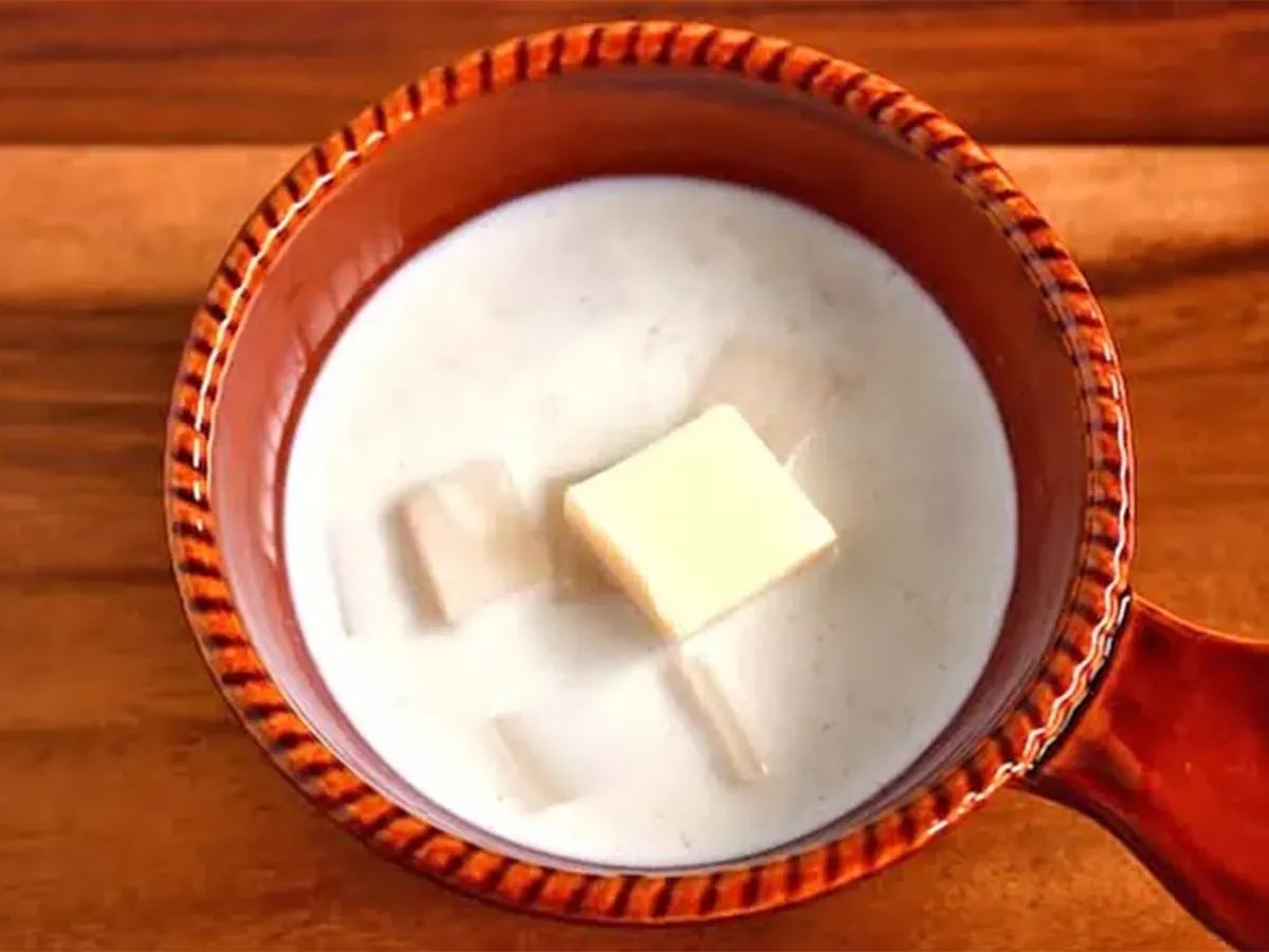 『餅のグラタン風』の材料写真（撮影：小泉明代）