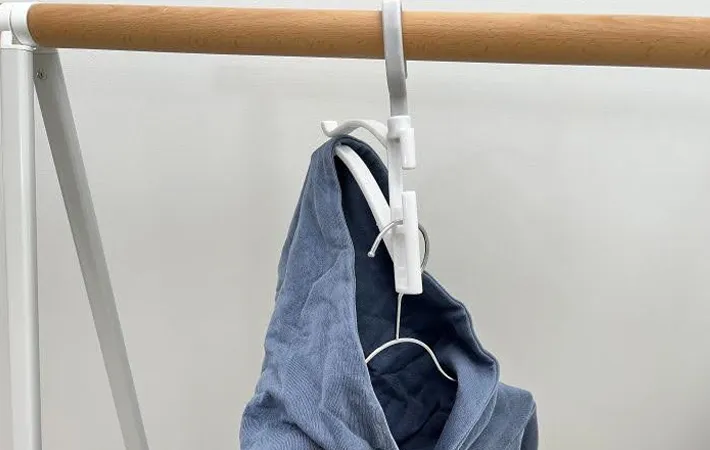 『パーカーを干している』写真（撮影：Heulie）