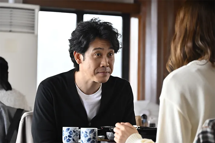 『ちょっとだけエスパー』に出演する大泉洋さんが写る場面写真