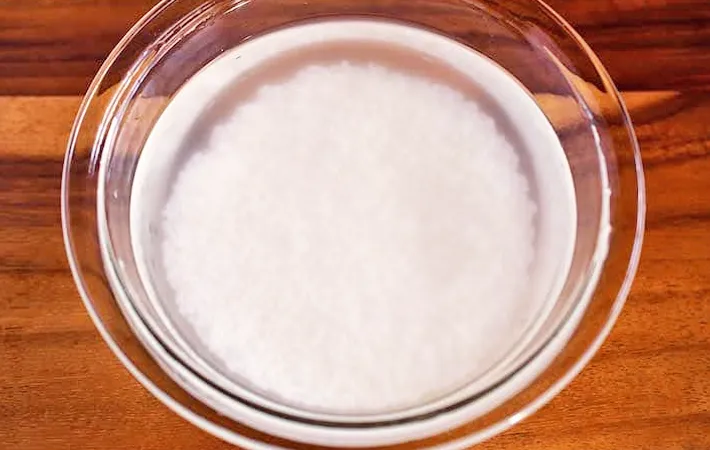 『炊き込み豚キムチご飯』を作る写真（撮影：小泉明代）