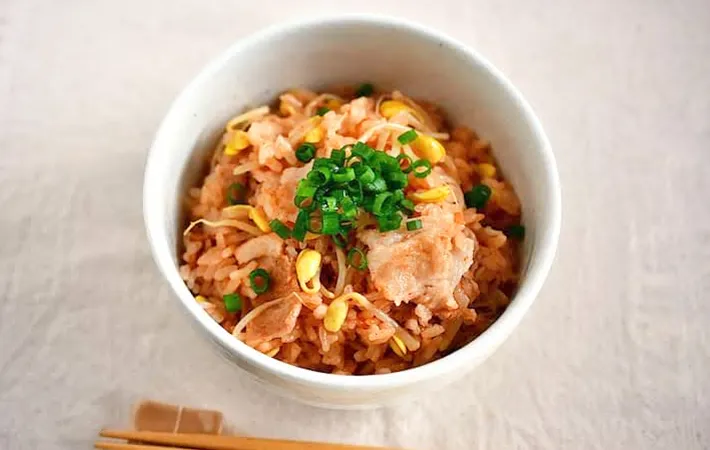 『炊き込み豚キムチご飯』の完成写真（撮影：小泉明代）