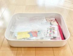 『ラッピング用品のトレイ』の写真（撮影：Classy Life）