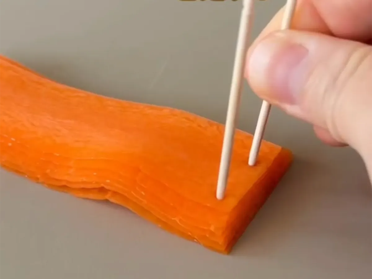 クリスマスサラダの調理写真(撮影:grape編集部)