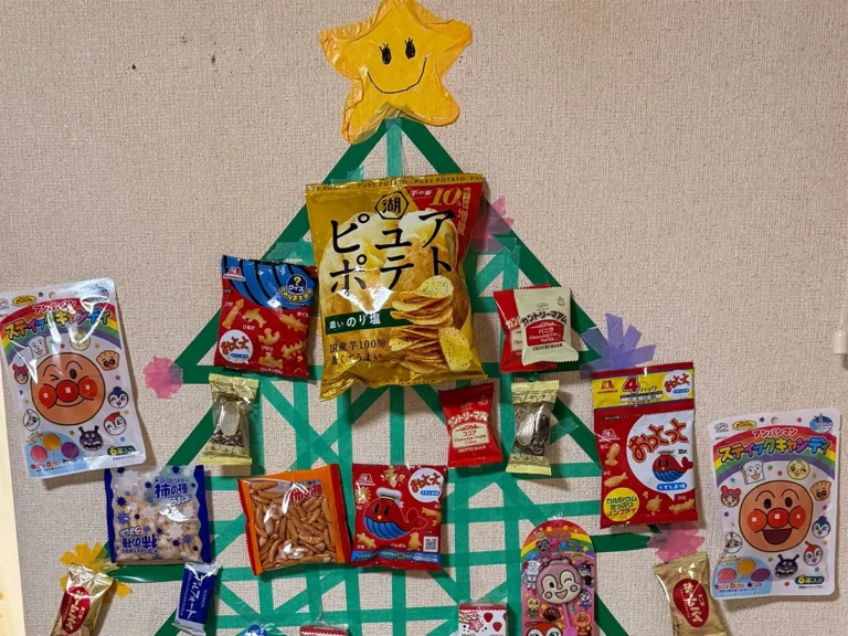 お菓子のツリーの画像