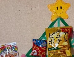 お菓子のツリーの画像